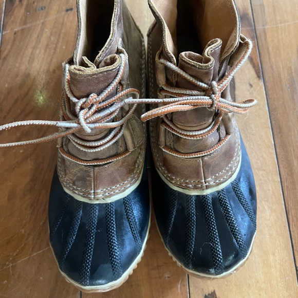 Sorrel sz 8 out and about duck boots - Picture 5 of 5